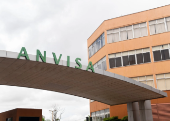 Anvisa proíbe lotes de medicamento para tratar câncer