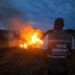 Descarte irregular de galhos provoca queimada na Via Expressa